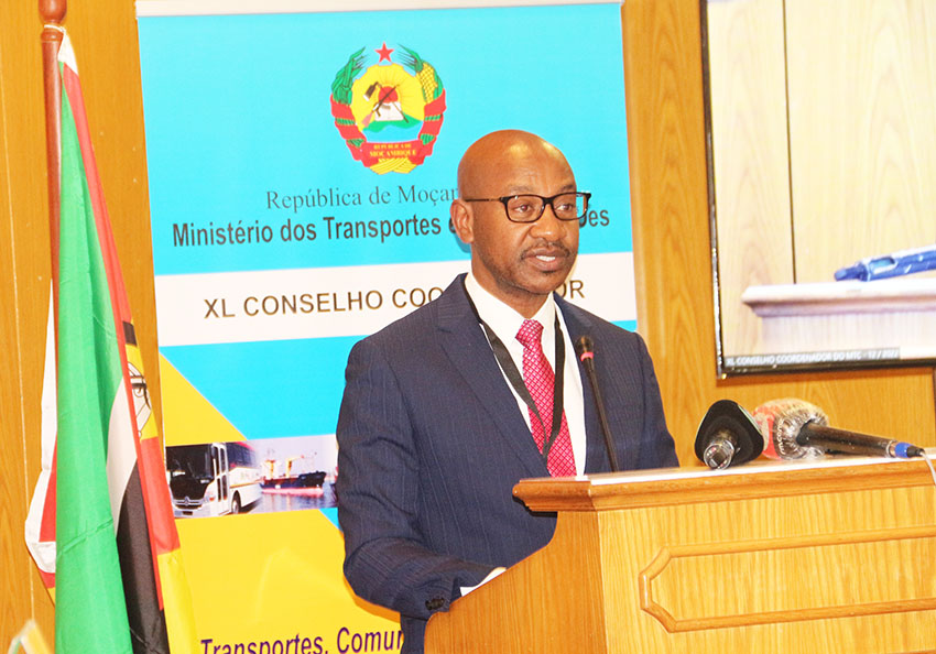MATEUS MAGALA MINISTRO DOS TRANSPORTES E COMUNICACOES TC IMG 8219 WEB